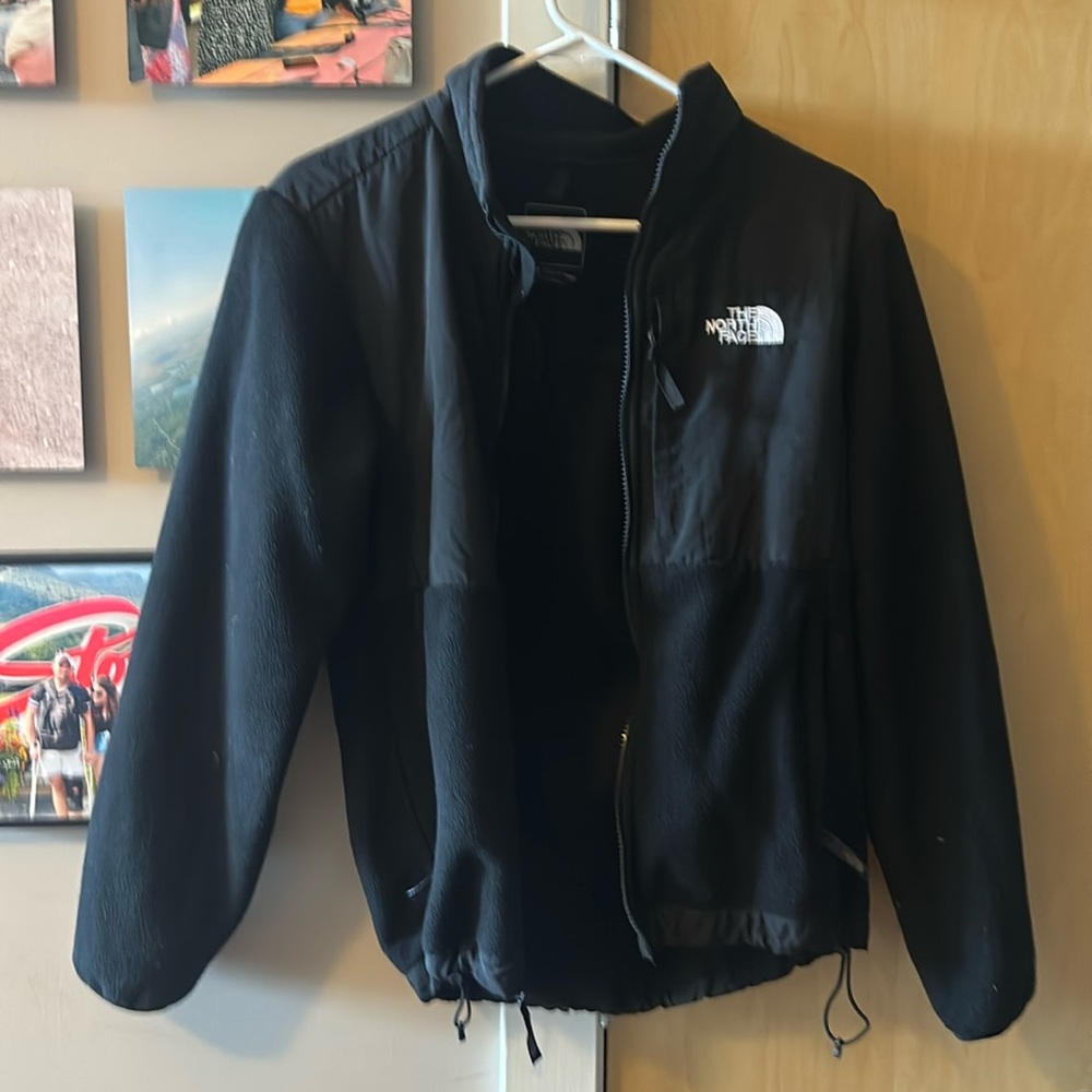 Woman’s black Medium The North Face Denali Fleece Jacket